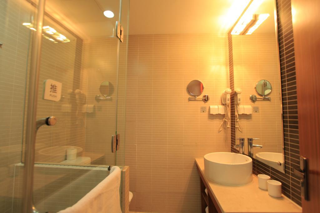 Greentree Inn Shanghai West Huaxia Road Metro Station Express Hotel Exterior foto